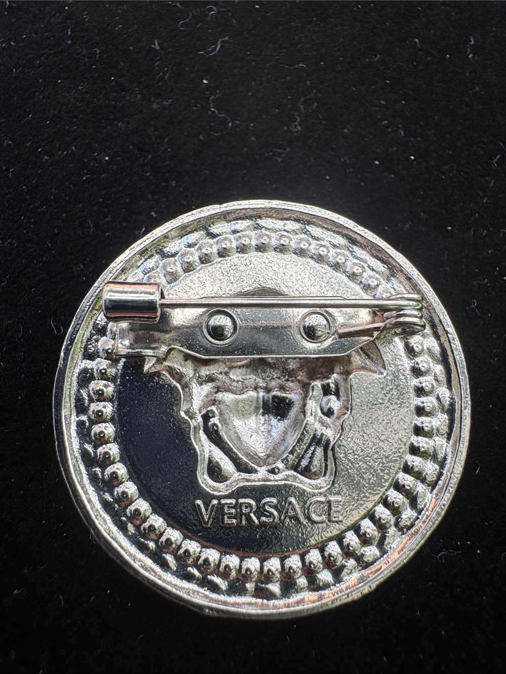 Brooch , Round Brooch - Picture 5 of 5